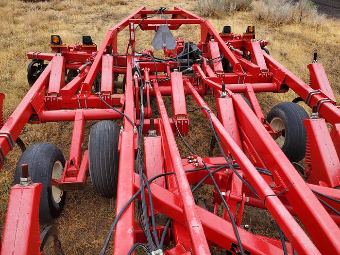 Used Sunflower 4511 Disk Ripper - 11 Shank