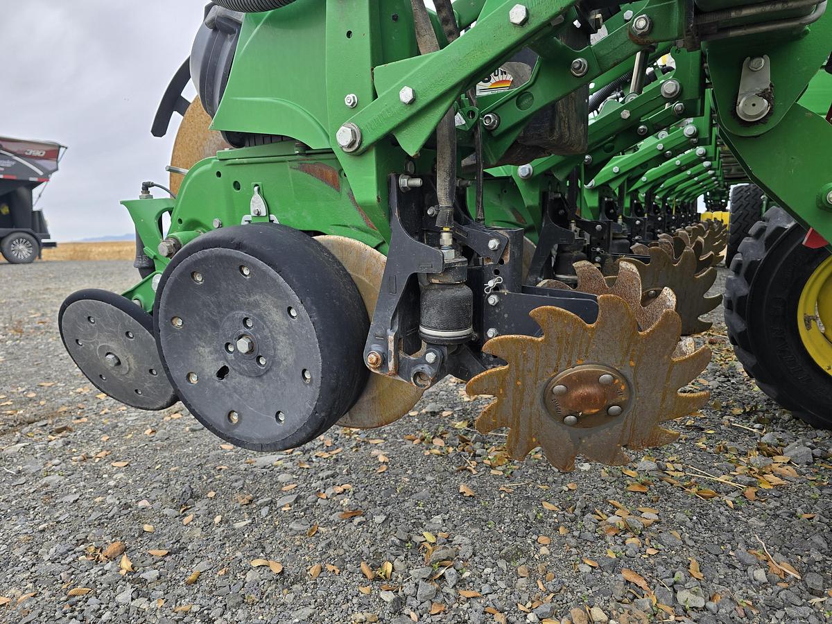 Used 2021 John Deere DB60 Planter - 24R30