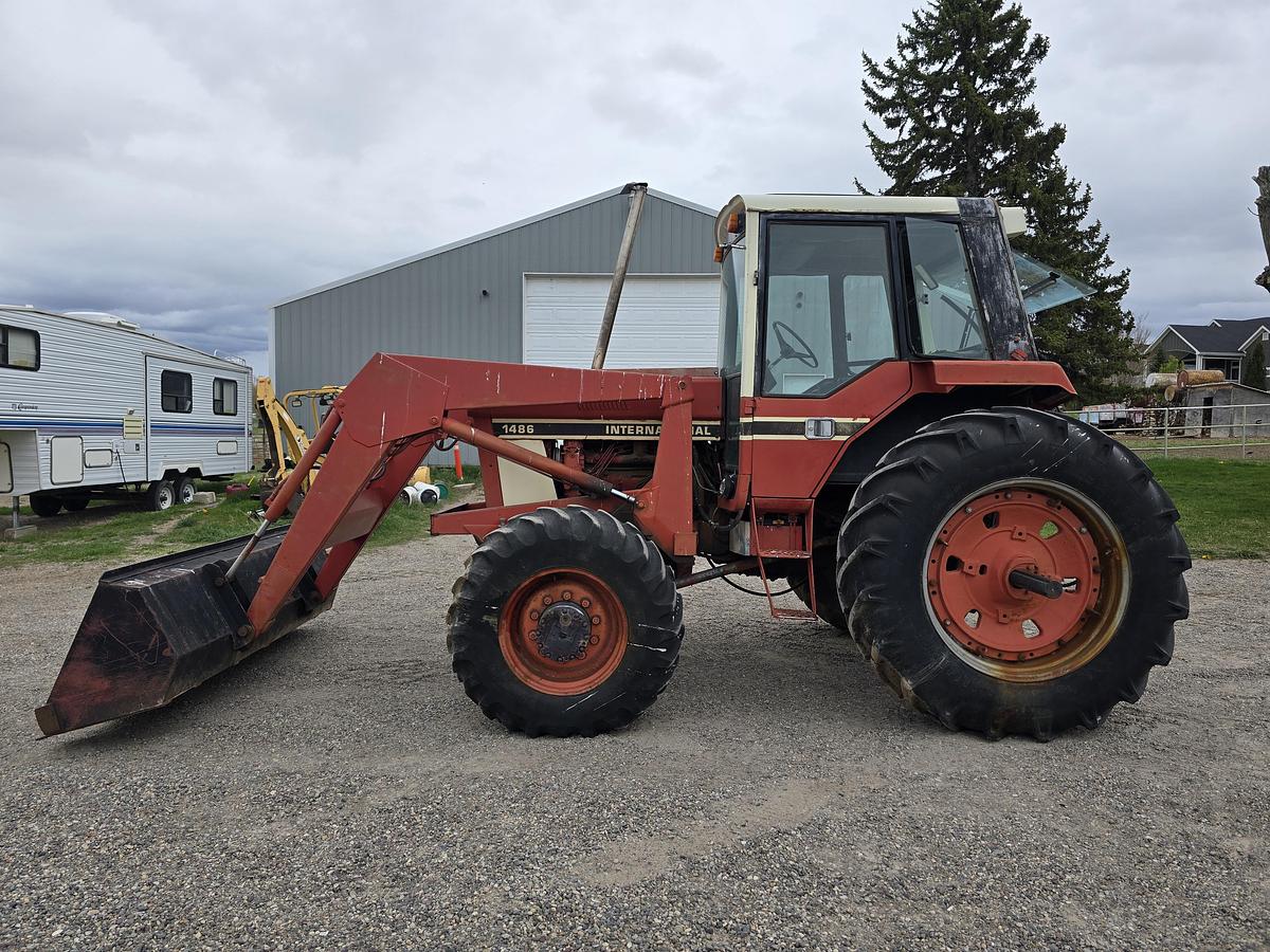 Used International 1486 Tractor w/ Loader