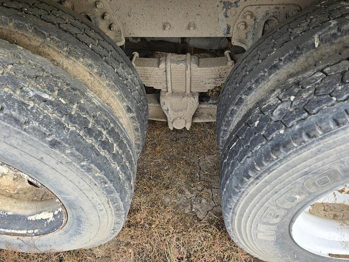 Used 98' Ford Louisville Silage Truck w/ Allison Trans