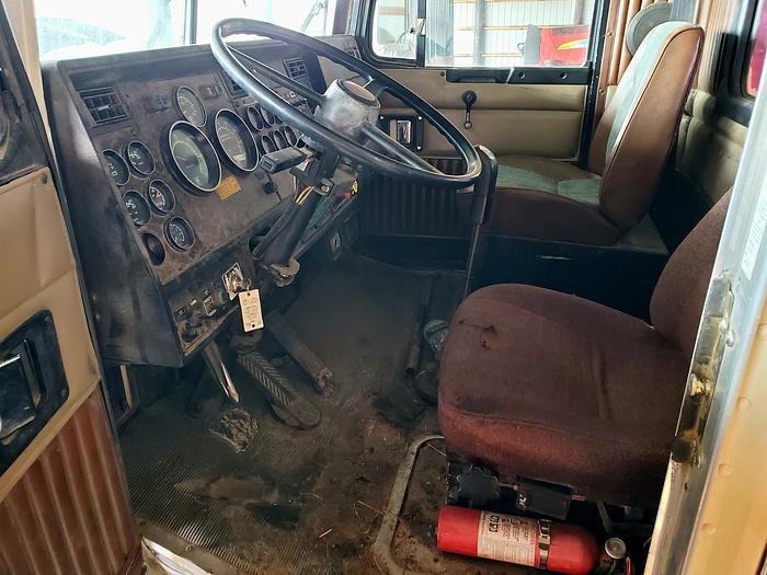 Used 1995 Kenworth W900 Truck w/ Single Axle