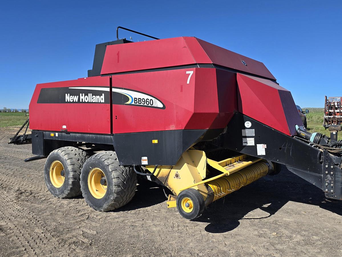 Used ** Auction ** 2007 New Holland BB960A Baler - 3x4