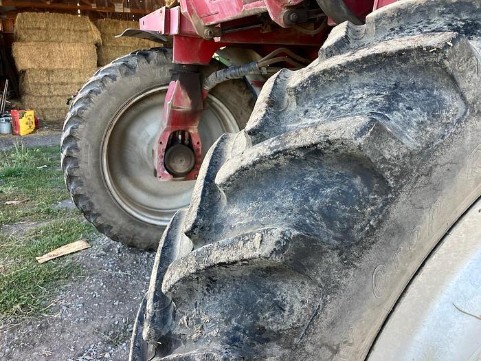 Used Miller Nitro 200 Sprayer w/ 60' Boom - 1000 gal