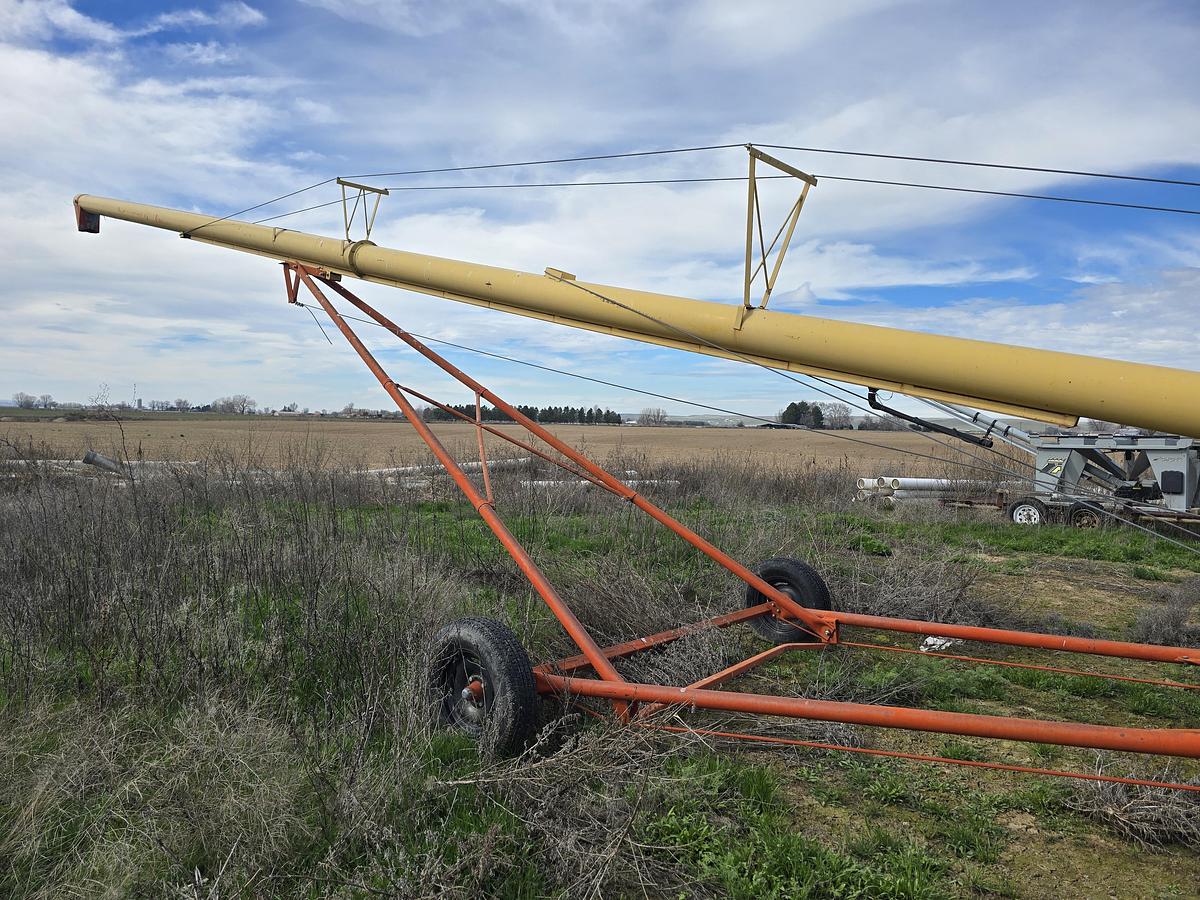 Used Westfield 1072 Grain Auger - 10" x 72'