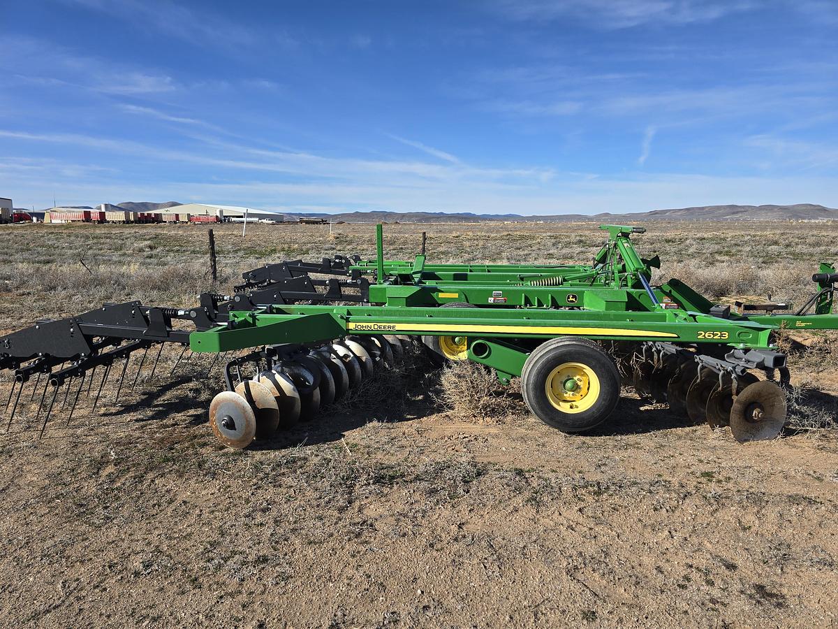 Used 20' John Deere 2623 Tandem Disk