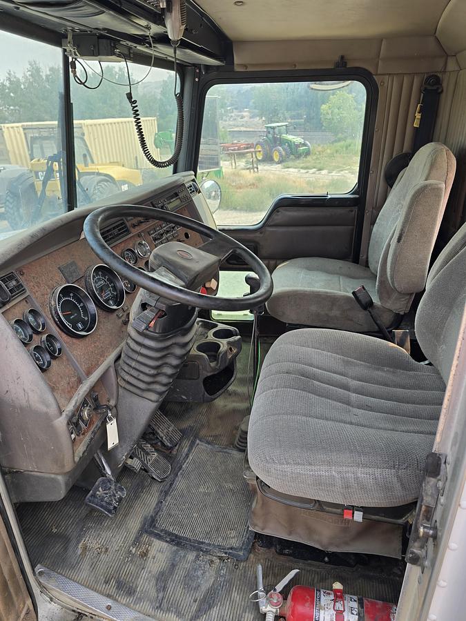 Used 2004 Kenworth T800 Truck w/ 330k Miles