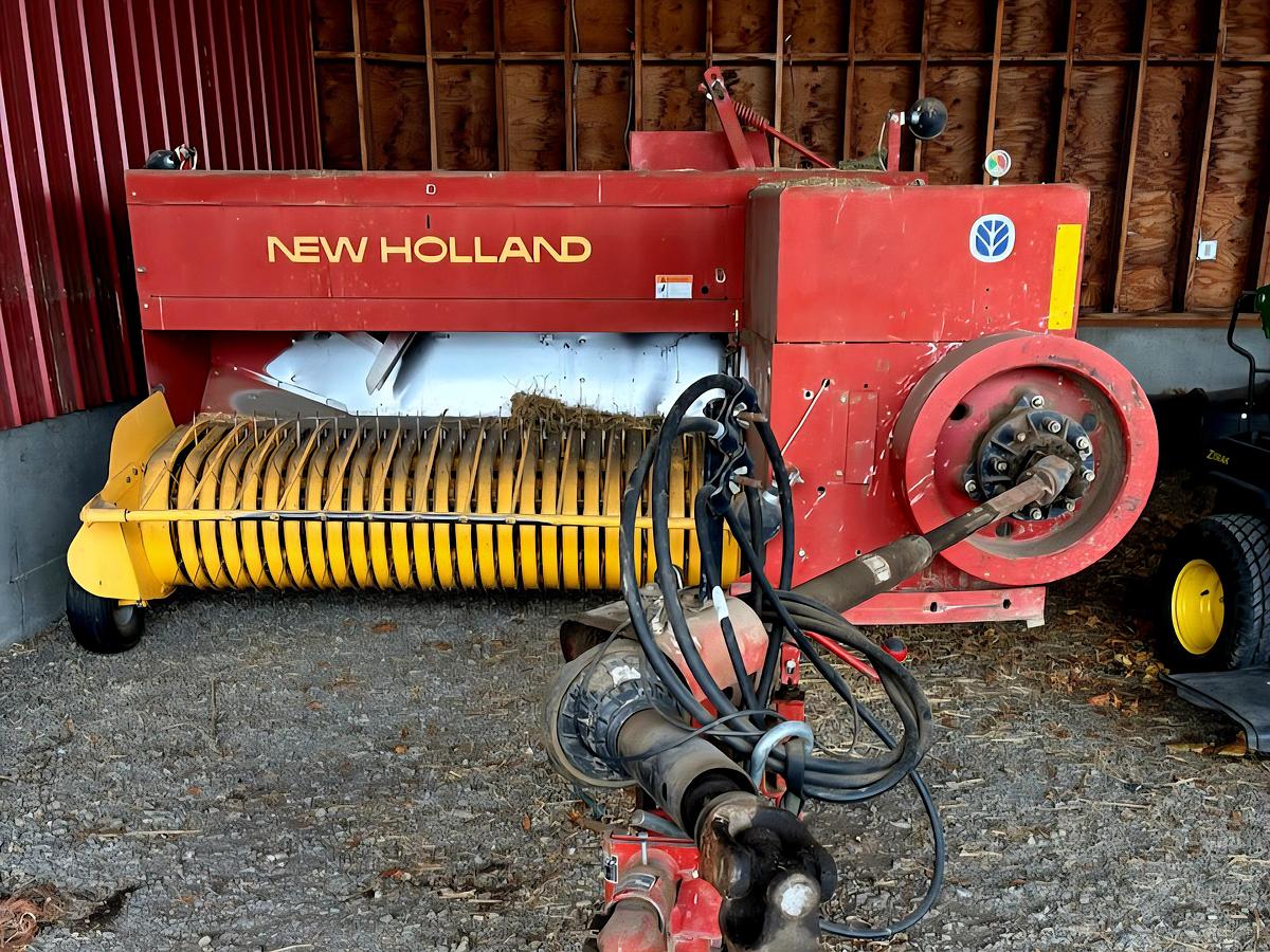 Used 2003 New Holland 580 Baler