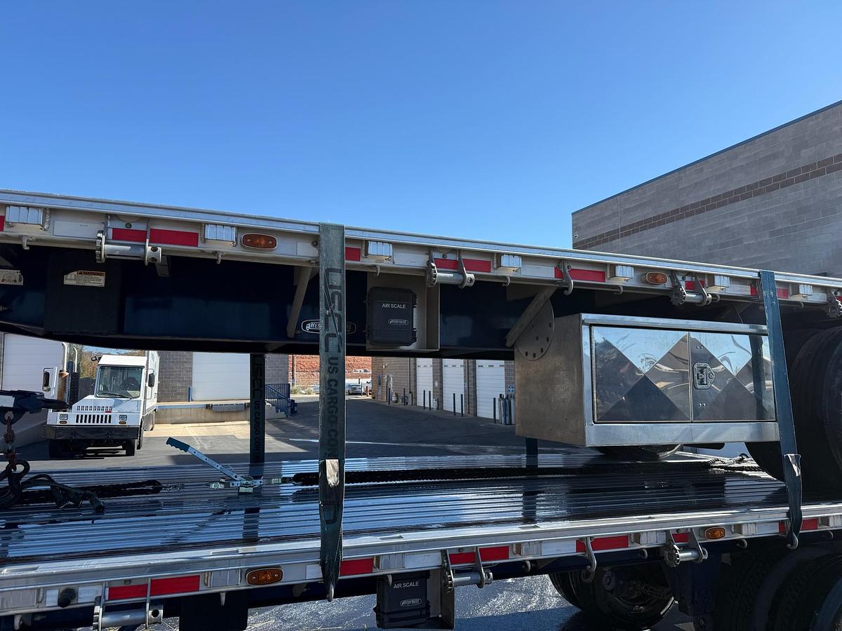 Used 28' + 28' 2021 Western Hay Trailer Set