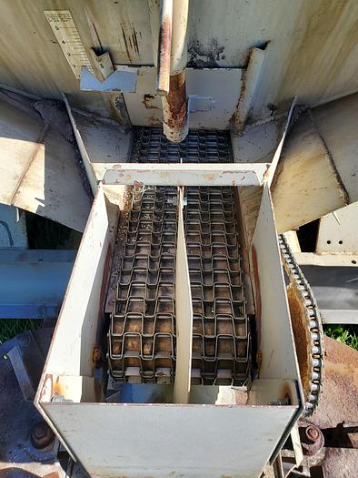 Used Fertilizer Spinner Spreader Cart