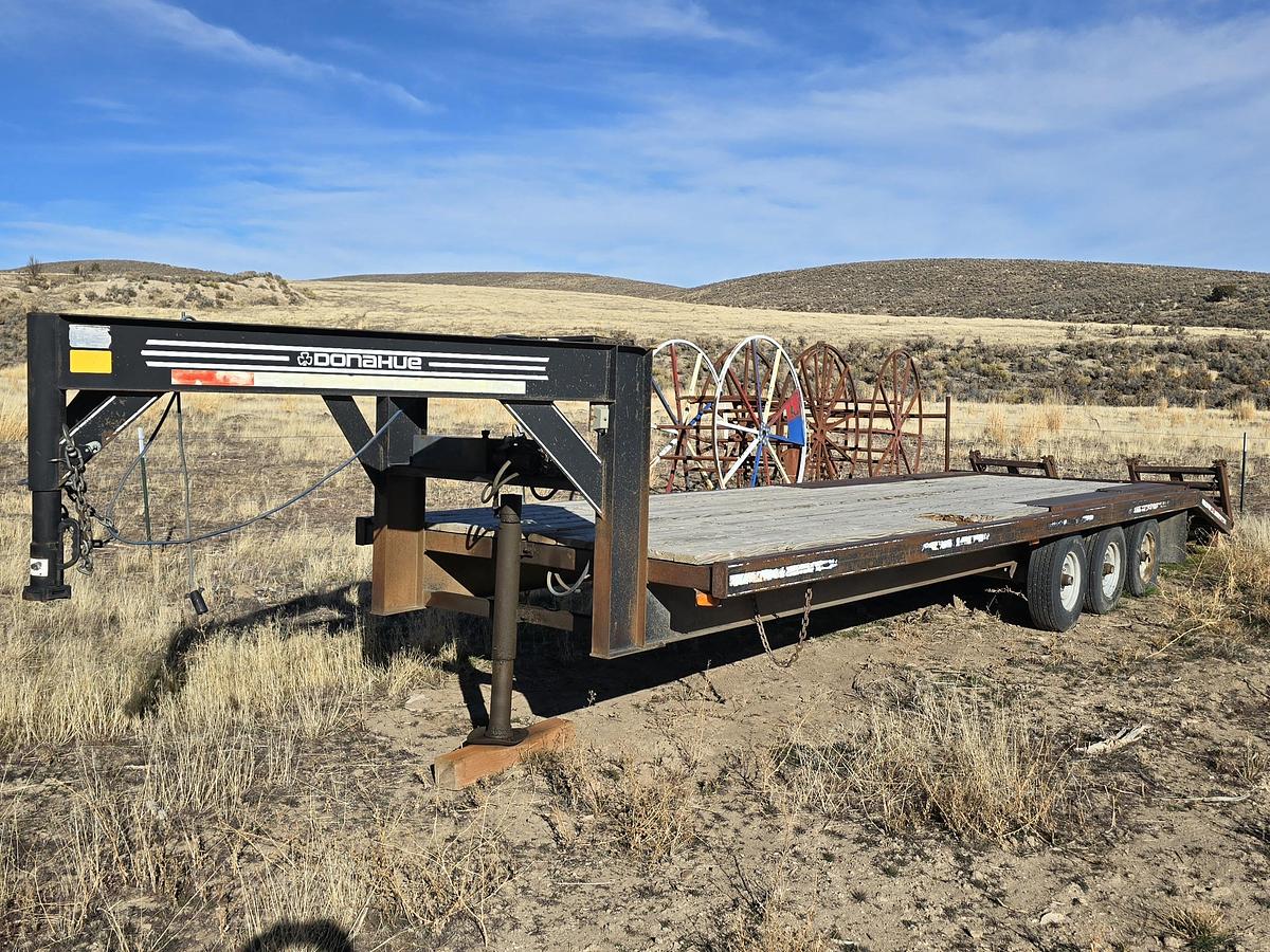 Used Donahue Swather Trailer - Hyd Adjust to 12' Wide