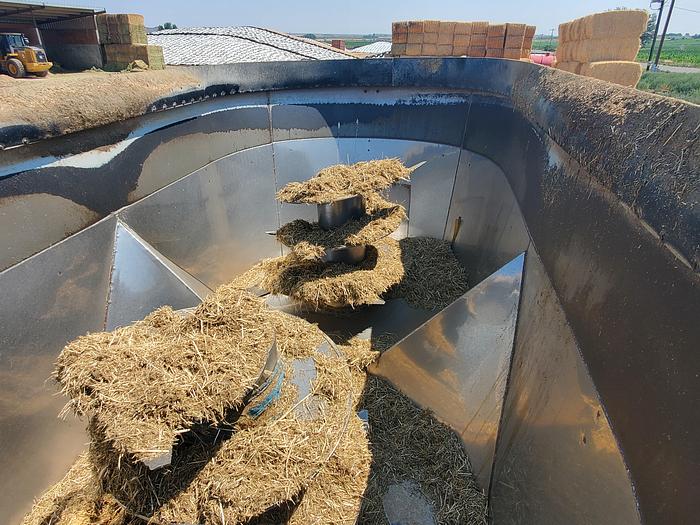 Used 2018 Supreme 1200T Vertical Feed Mixer