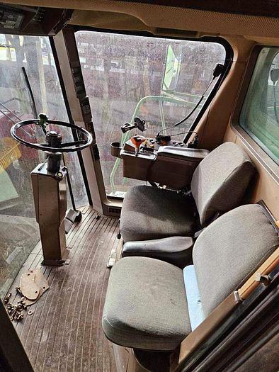 Used 1990 John Deere 9400 Combine w/ Grain Header