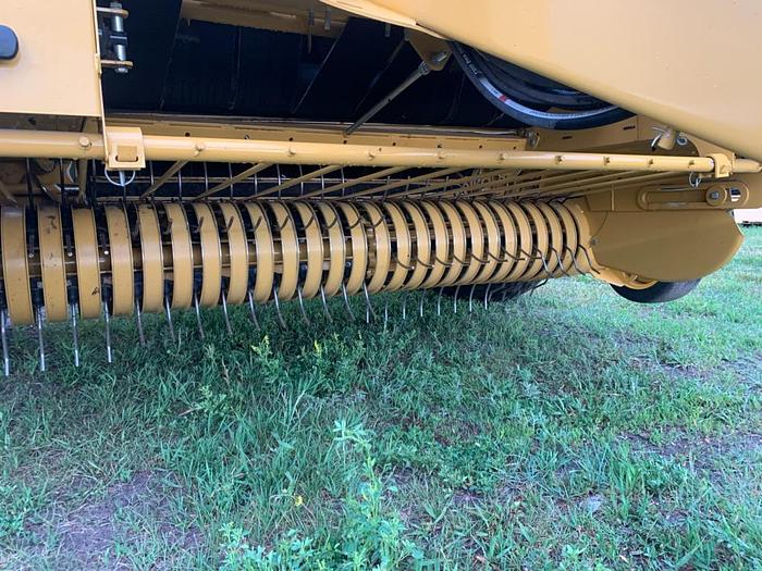 Used 2022 Vermeer 605N Rounnd Baler ** only 1300 Bales **