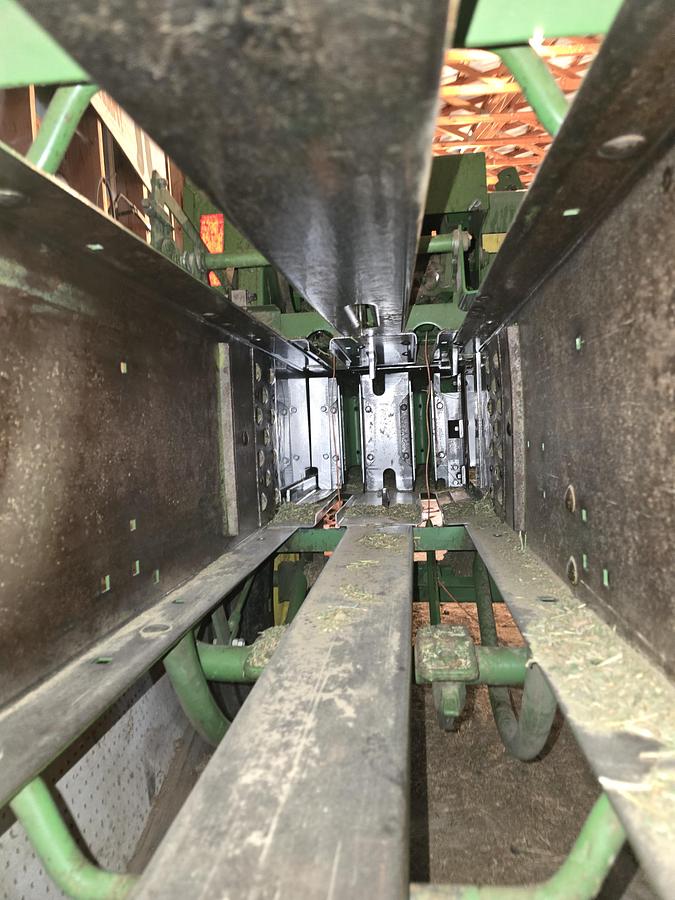 Used 1987 John Deere 337 Baler