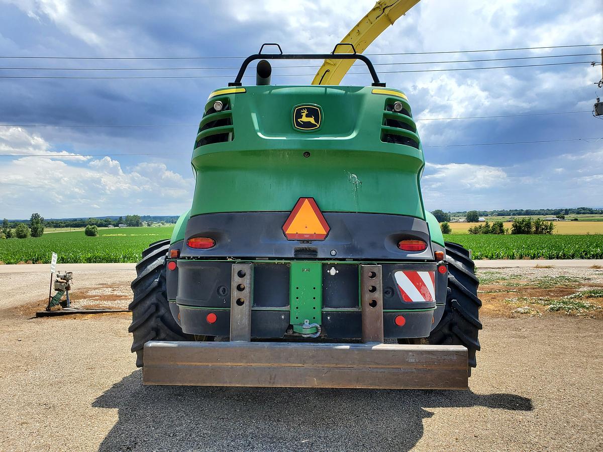 Used 2016 John Deere 8400 Forage Harvester w/ 2 Headers **2300 Hrs**