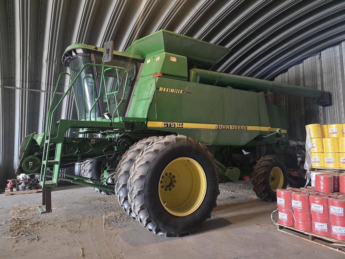 Used John Deere CTS II Combine w/ 25' Grain Header