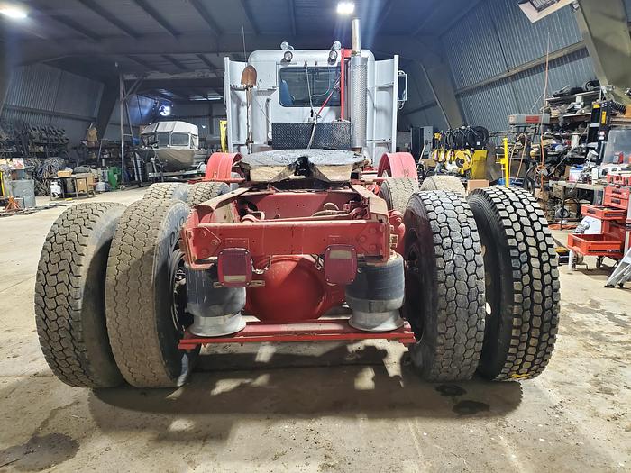 Used Freightliner FLD120 Truck w/ Drop Axle