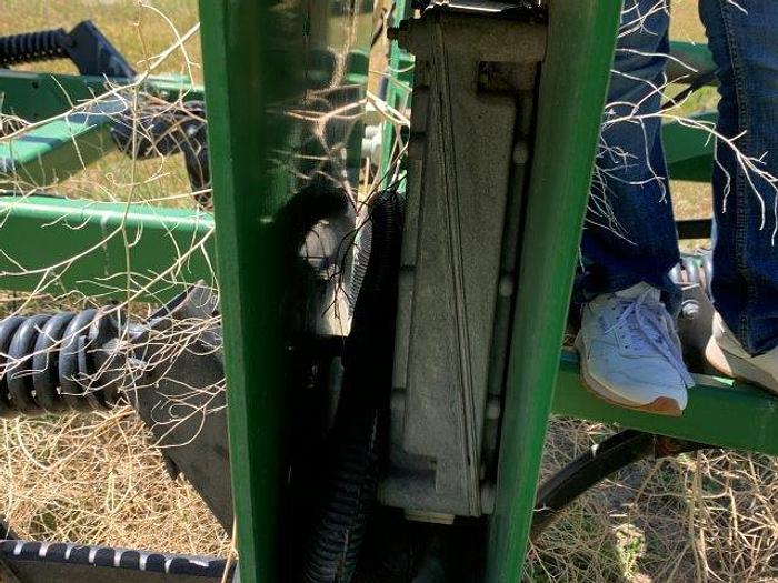 Used 2003 John Deere 2400 3-Section Chisel Plow 31'