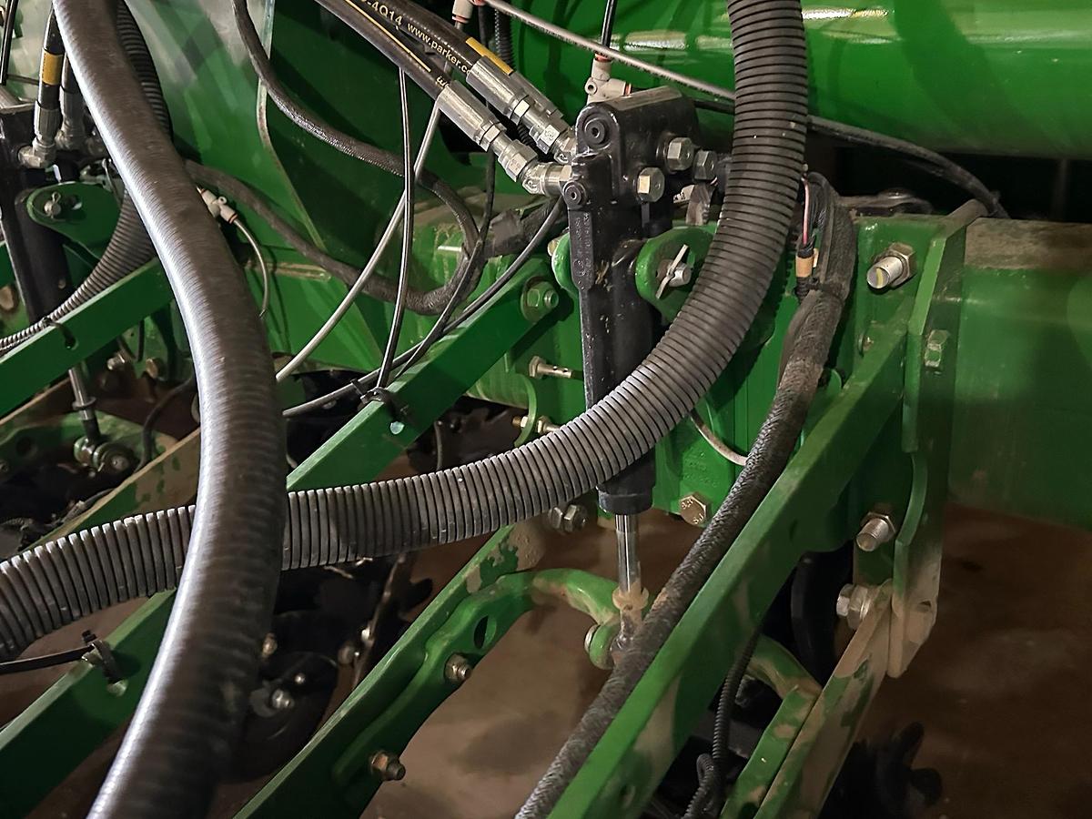 Used 24R30 John Deere 1770NT High Speed Precision Planter