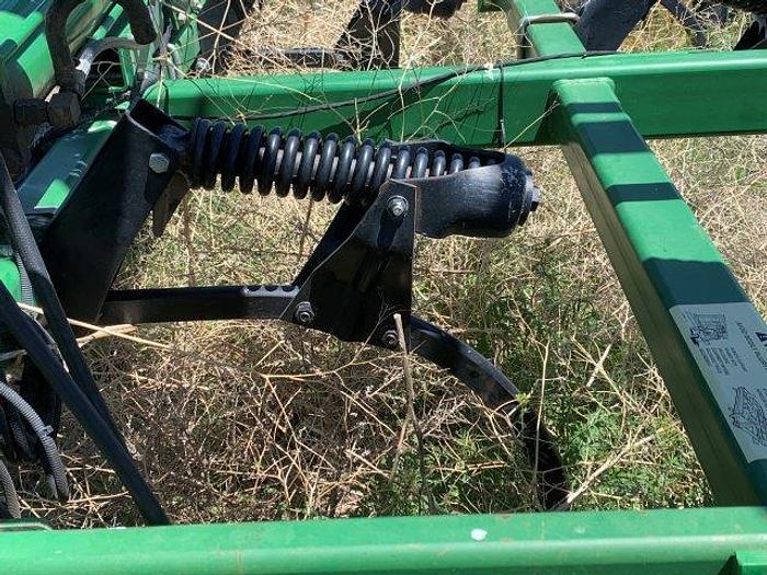 Used 2003 John Deere 2400 3-Section Chisel Plow 31'