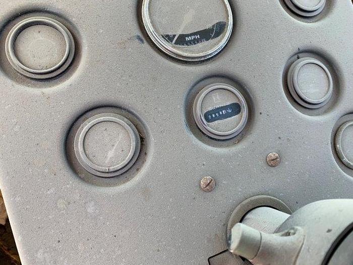 Used New Holland 1095 Bale wagon with Mil-Stak clamp