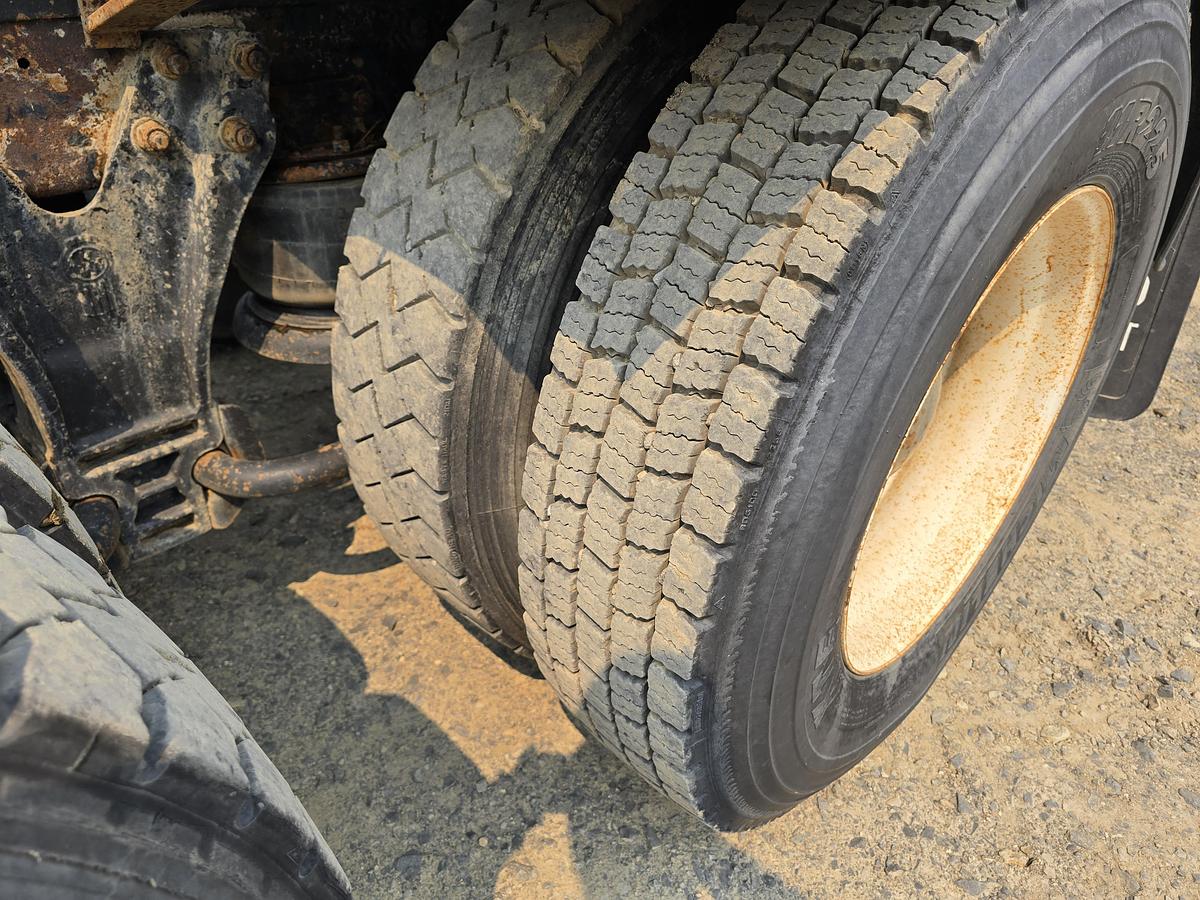 Used 2004 Kenworth T800 Truck w/ 330k Miles