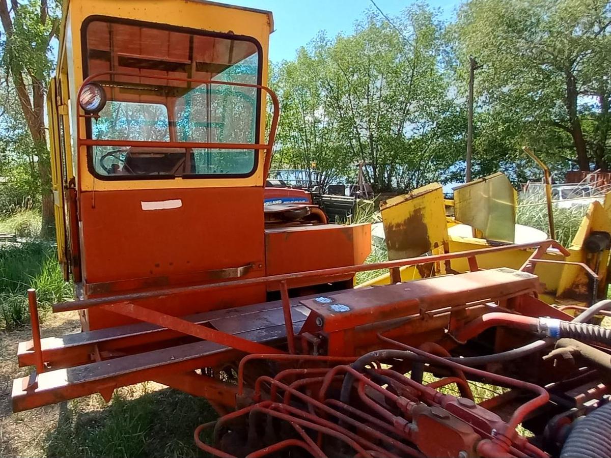 Used New Holland 1049 Balewagon