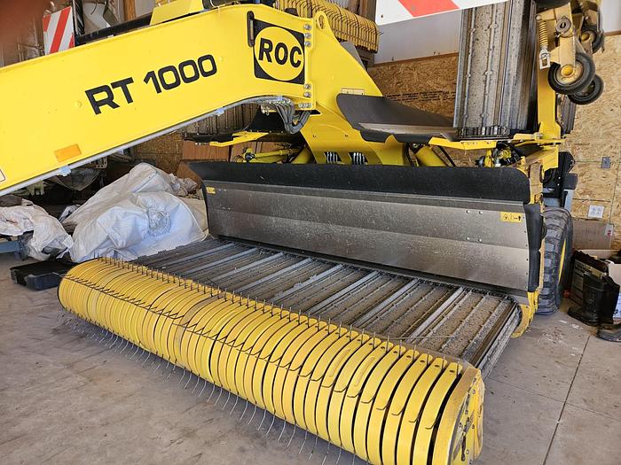 Used 30' ROC RT1000 Hay Merger