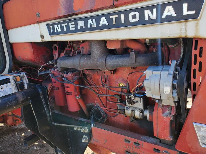 Used International 856 Tractor w/ Loader