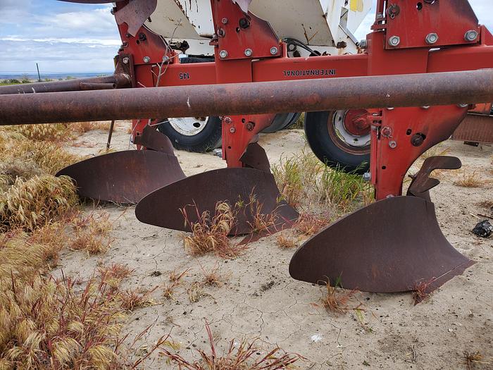Used International 145 Plow - 4 Bottom