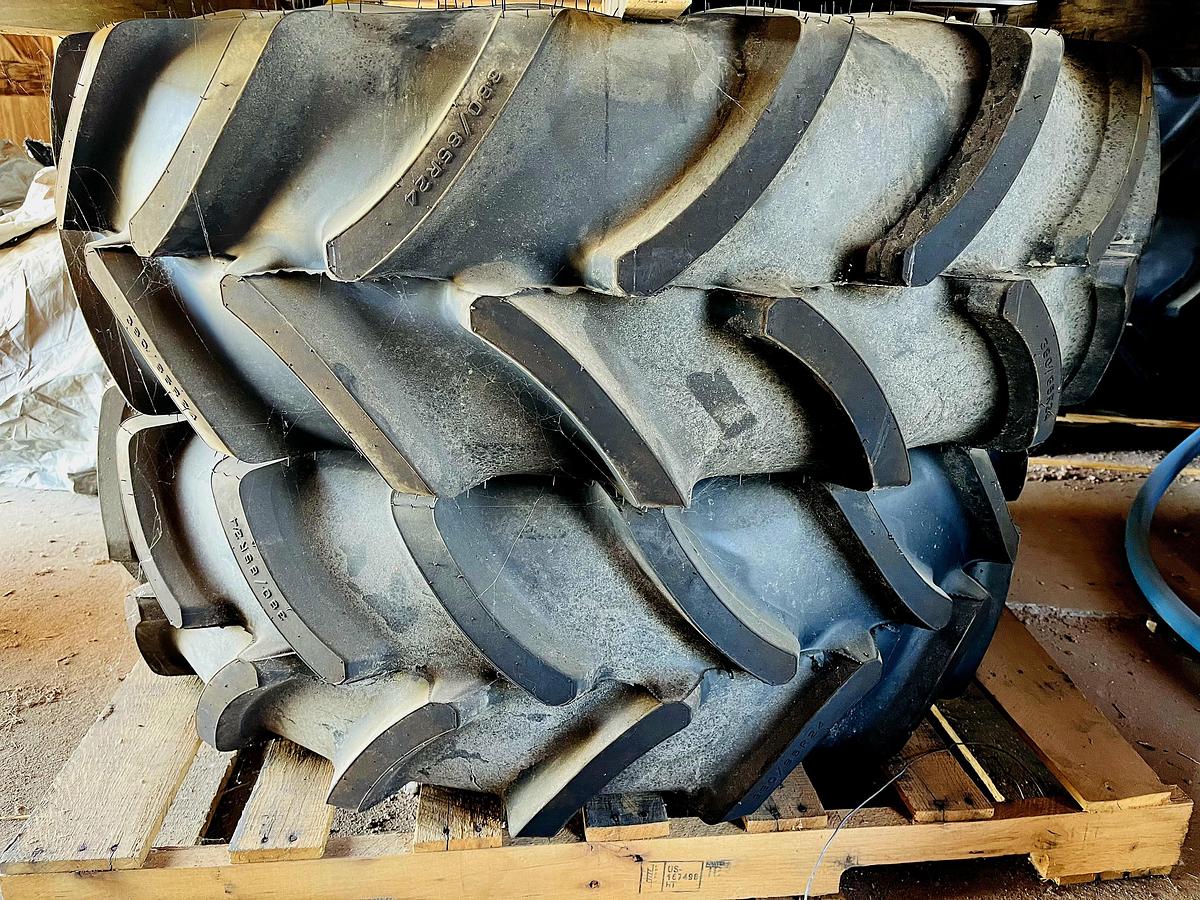 Used 2022 John Deere 5100M Tractor w/ 1100 hrs ** Loader Ready **