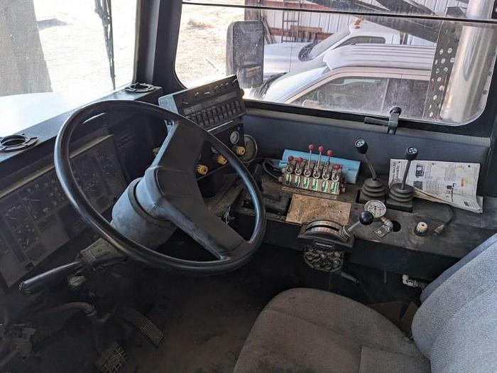 Used Silver Wheels Sprayer w/ 1800 ga. Tank + 70' Boom