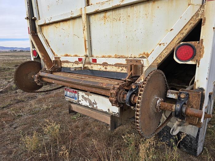 Used 98' Ford Louisville Silage Truck w/ Allison Trans