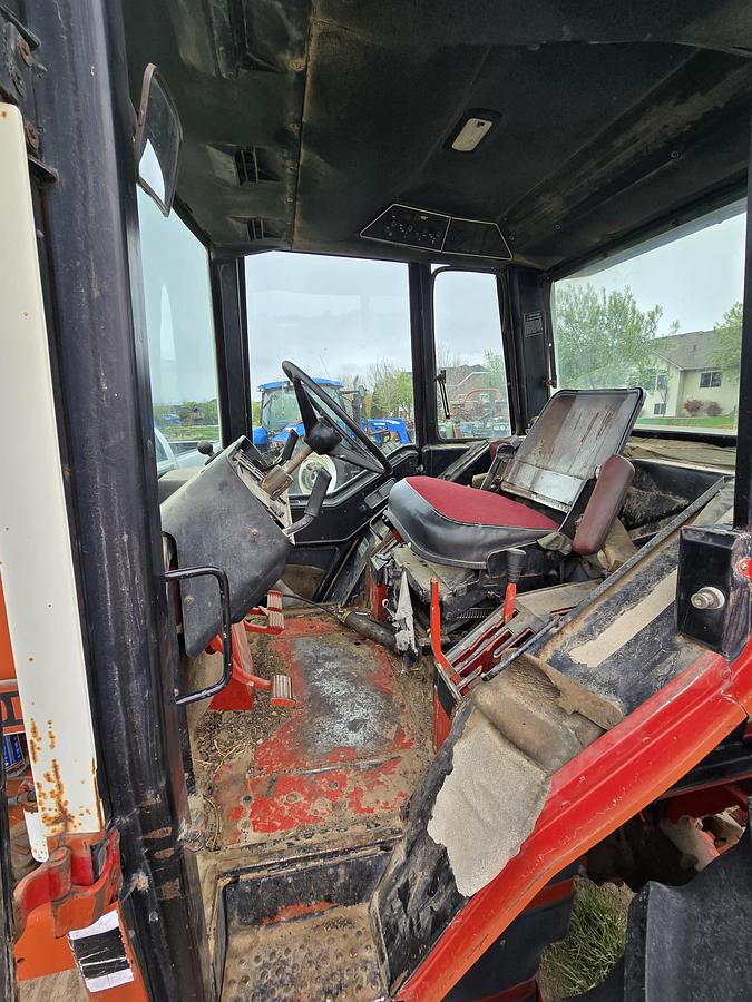 Used International 1086 Tractor
