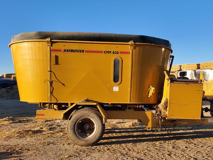 Used 2014 HayBuster CMF-830 Vertical Feed Mixer