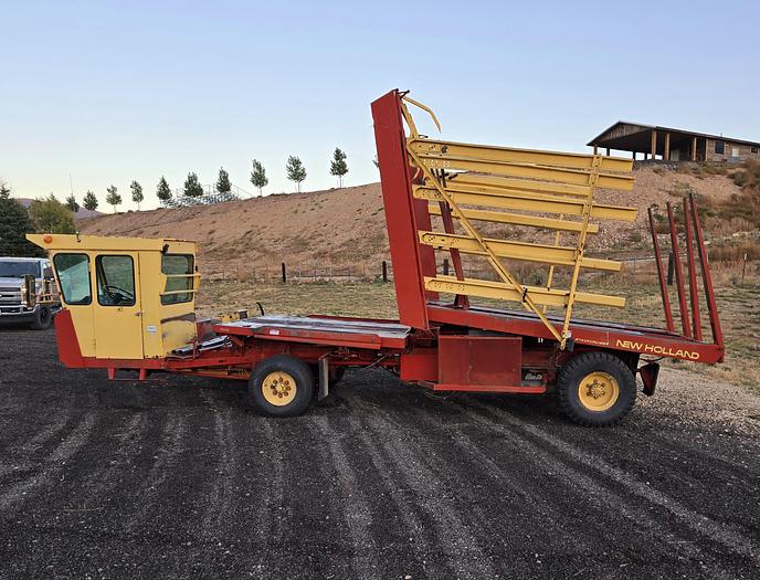 Used New Holland 1085 Balewagon