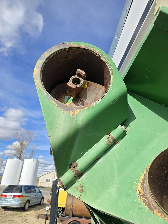 Used J&M 750 Grain Cart