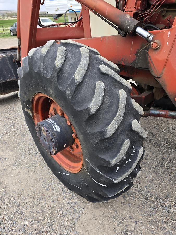 Used International 1486 Tractor w/ Loader