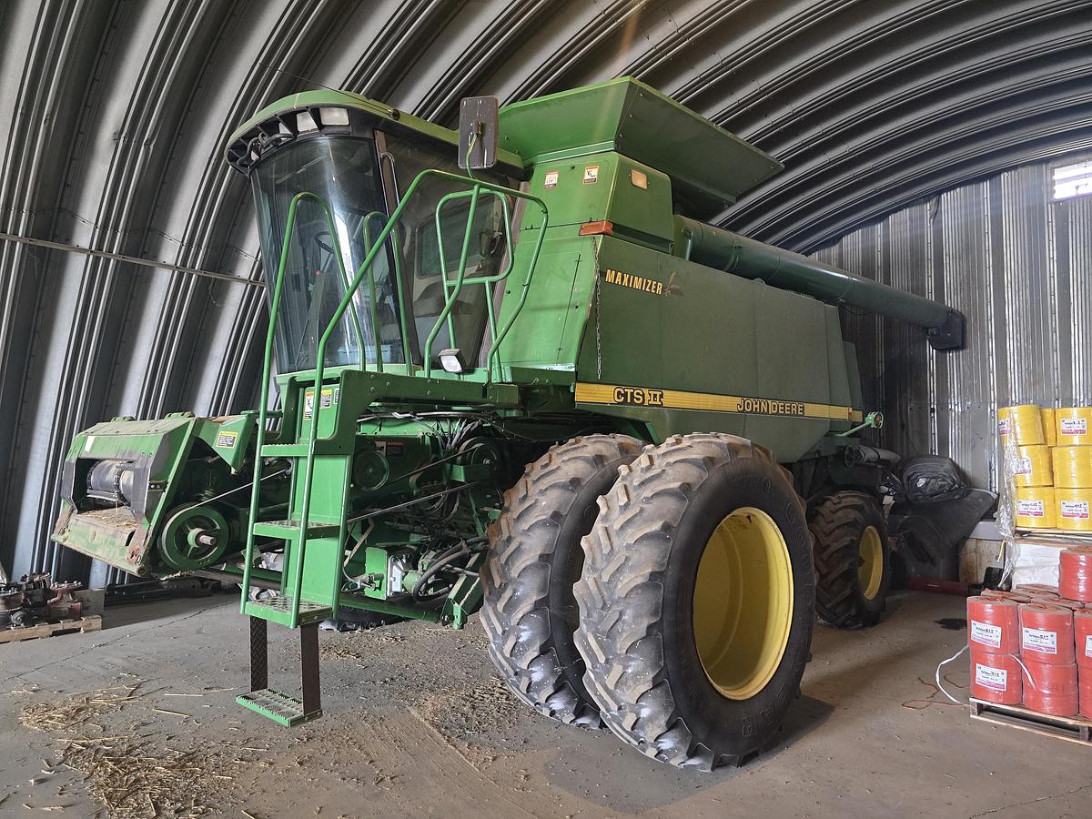 Used John Deere CTS II Combine w/ 25' Grain Header