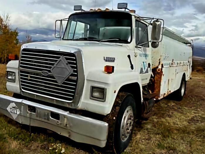 Used 2500 gallon Ford LN8000 Fuel Truck