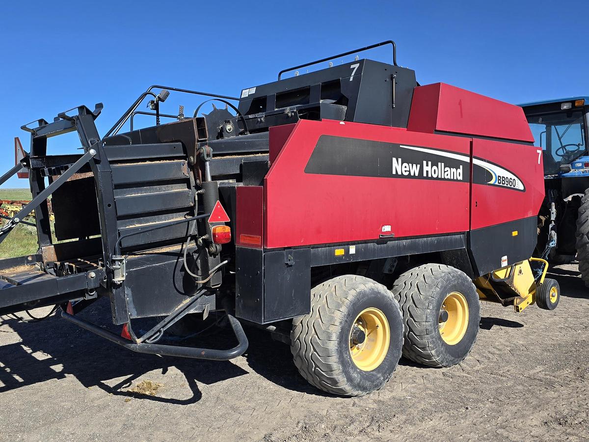 Used ** Auction ** 2007 New Holland BB960A Baler - 3x4