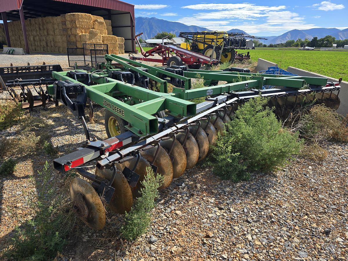 Used John Deere 510 Disk Ripper - 7 Shank