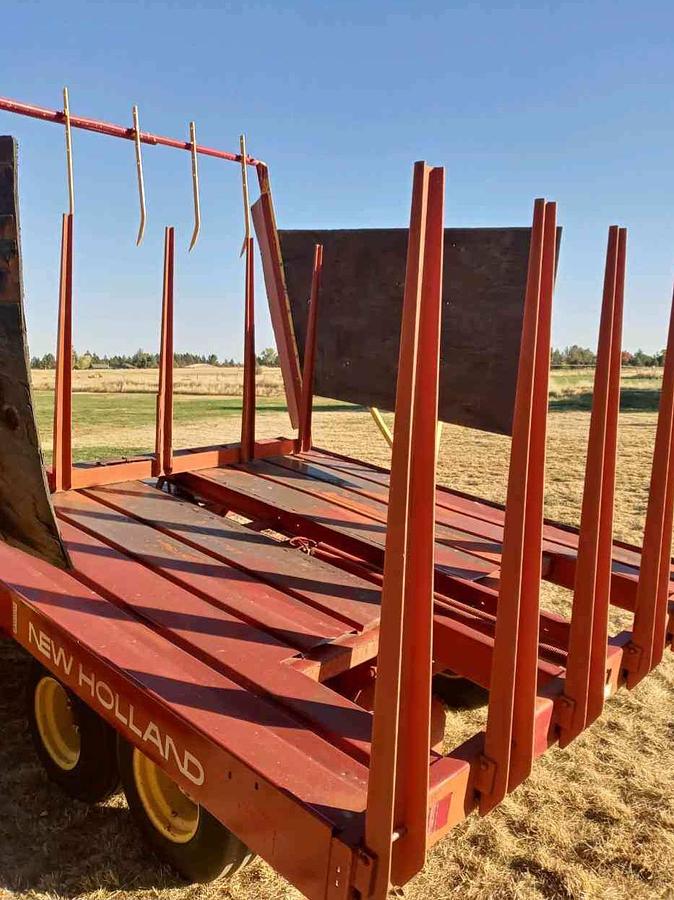 Used New Holland 1033 Balewagon