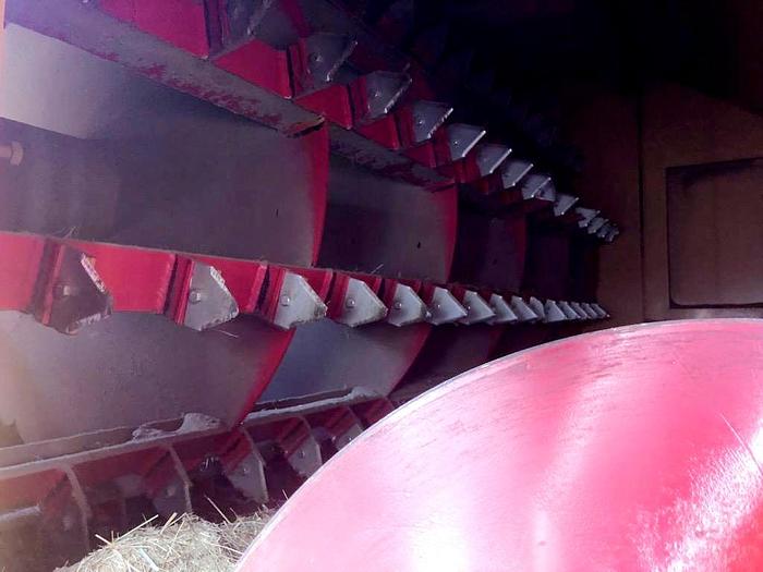 Used NewHouse C5000 Bale Processor / Feeder ** Excellent Condition **