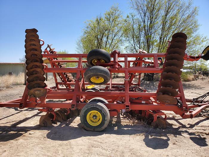 Used 33' Sunflower 1541 Tandem Disk