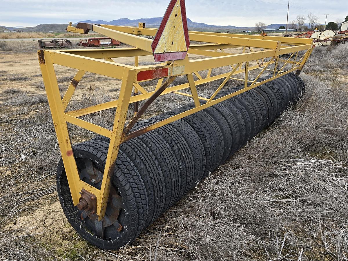Used 17' Rubber Tire Roller