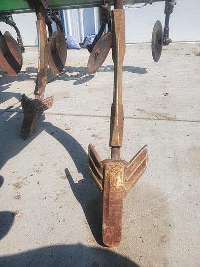 Used John Deere 2700 Disk Ripper - 9 Shank