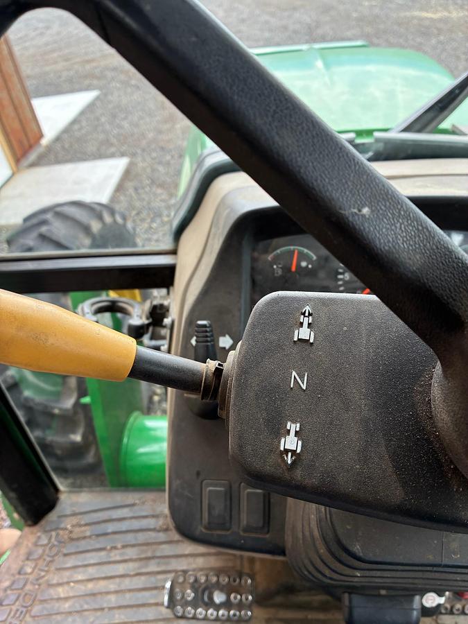 Used 2005 John Deere 5525 Tractor w/ Loader