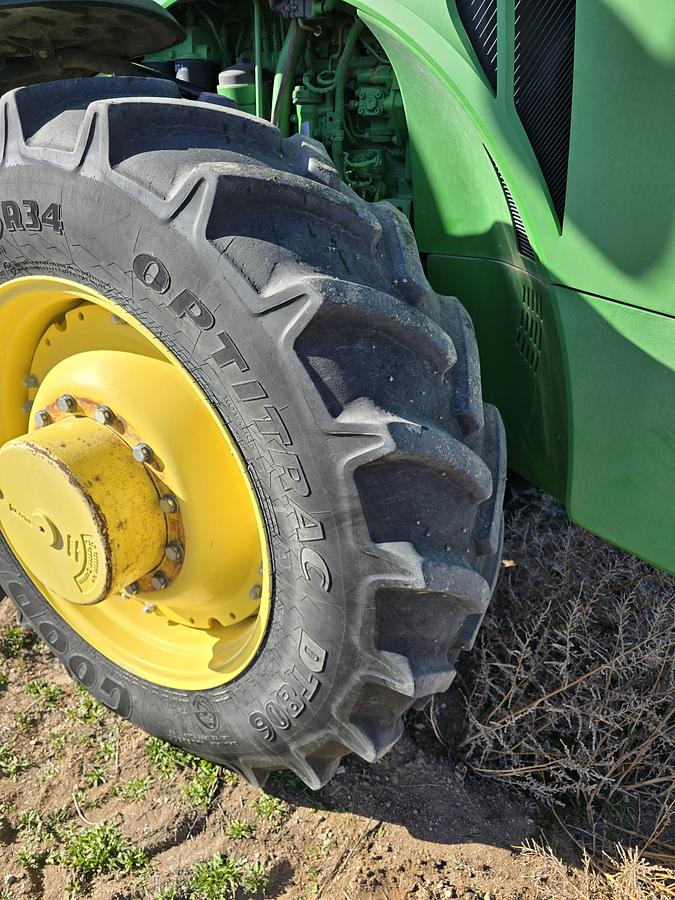 Used John Deere 8285R Tractor w/ 4200 hrs + Duals