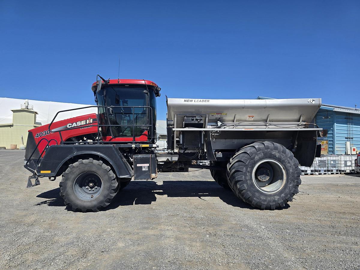 Used 2015 Case Titan 4030 Floater w/ New Leader Spreader